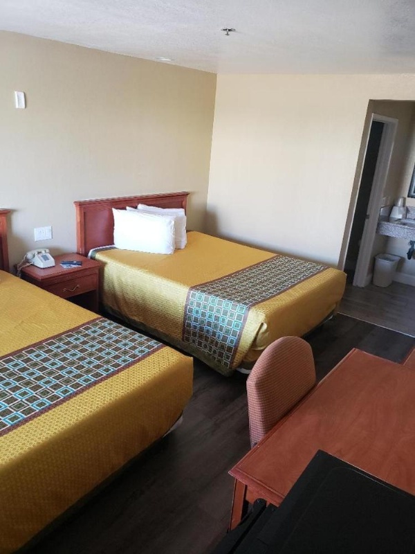 University Inn Fresno image 16